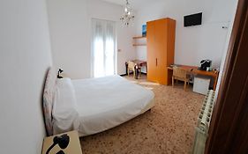 B & B Di Massimo C